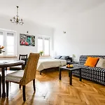 Local Apartment Poznanska